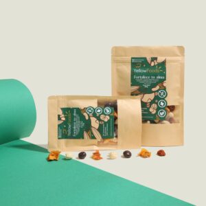 Yellow Foods 300g Cashew, Dried Mango, Dried Goldenberry, Dark Chocolate-Covered Goldenberry Pack